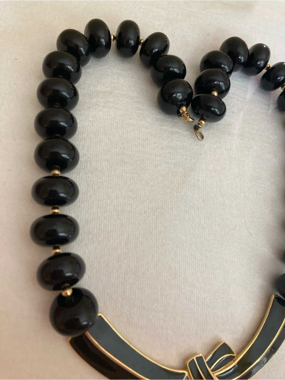 Trifari Signed Vintage Chunky Black Beads w/ Gold Tone & Black Enameled Pendant